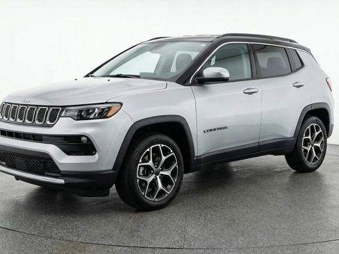 Used 2025 Jeep Compass Limited AWD/4WD image 3