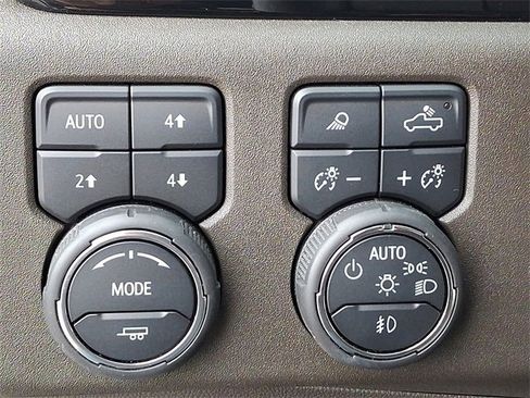 Used 2025 Chevrolet Silverado 2500 LTZ w/ LTZ Plus Package image 26