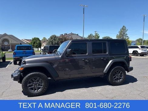 Used 2025 Jeep Wrangler Unlimited Sport AWD/4WD image 7