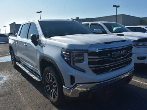 Used 2022 GMC Sierra 1500 SLT w/ SLT Premium Plus Package AWD/4WD image 2
