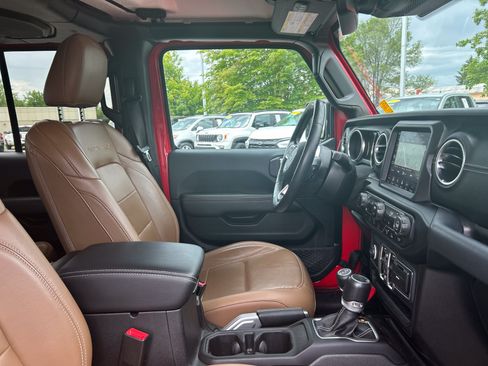 Used 2020 Jeep Gladiator Overland AWD/4WD image 10