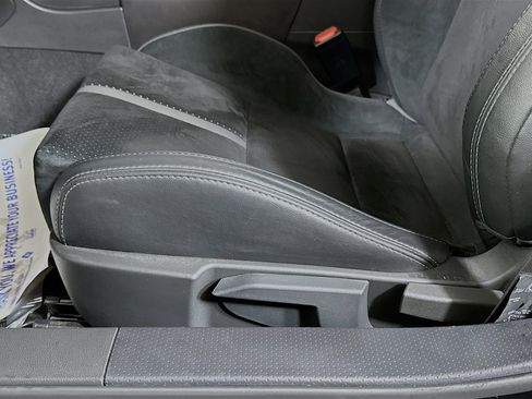 Used 2023 Toyota GR86 Premium image 18