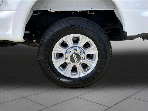 Used 2022 Ford F250 XLT AWD/4WD image 11