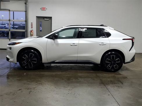 New 2026 Subaru Solterra Premium image 6