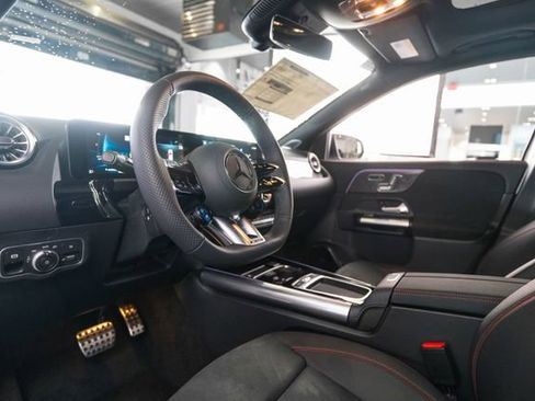 New 2026 Mercedes-Benz GLA 35 AMG 4MATIC image 4
