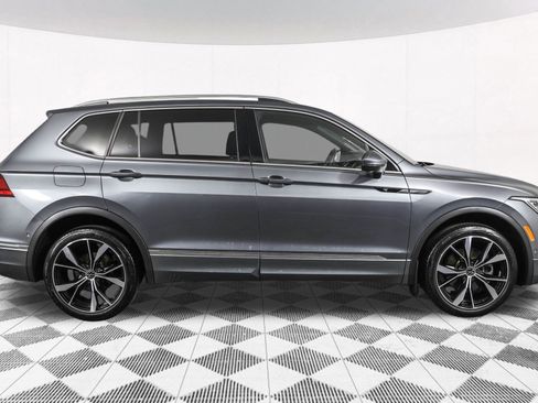 Used 2024 Volkswagen Tiguan SEL R-Line AWD/4WD image 17