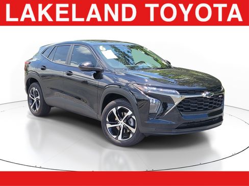Used 2026 Chevrolet Trax RS FWD image 1