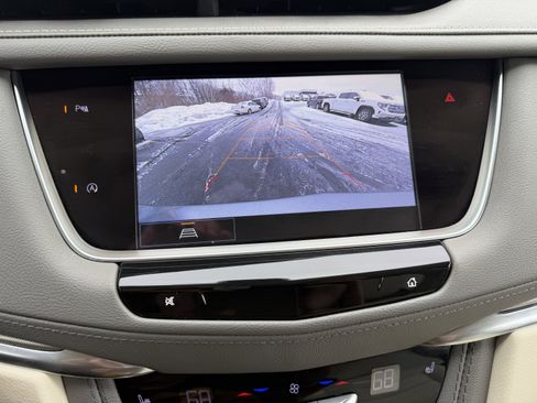 Used 2023 Cadillac XT5 Premium Luxury image 5