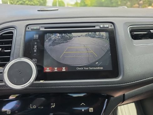 Used 2018 Honda HR-V EX image 21