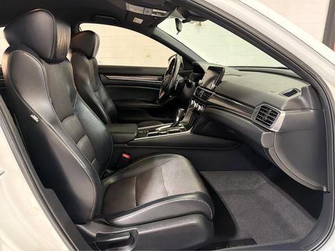 Used 2018 Honda Accord Sport image 14