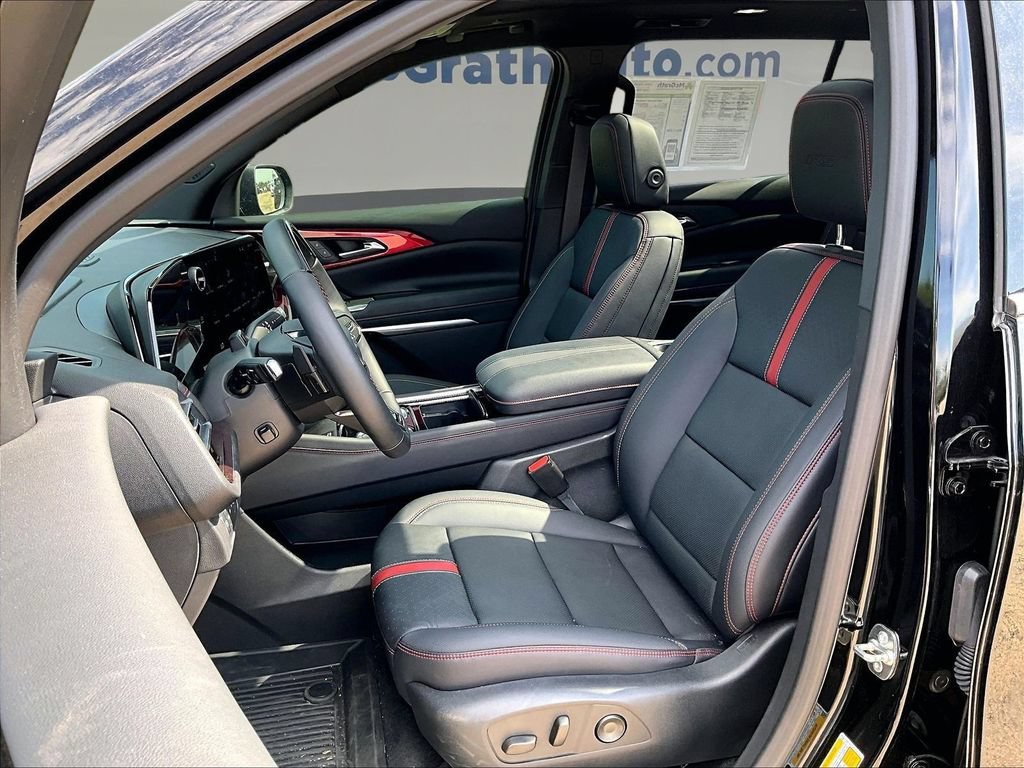 Used 2026 Chevrolet Traverse RS w/ LPO, Floor Liner Package AWD/4WD image 25