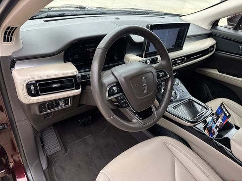 Certified 2023 Lincoln Nautilus FWD w/ Premium Package image 18