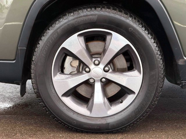 Certified 2020 Jeep Cherokee Limited AWD/4WD image 9