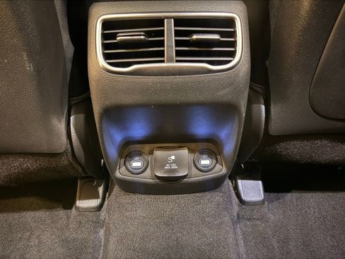 Used 2023 Hyundai Santa Fe Limited image 32