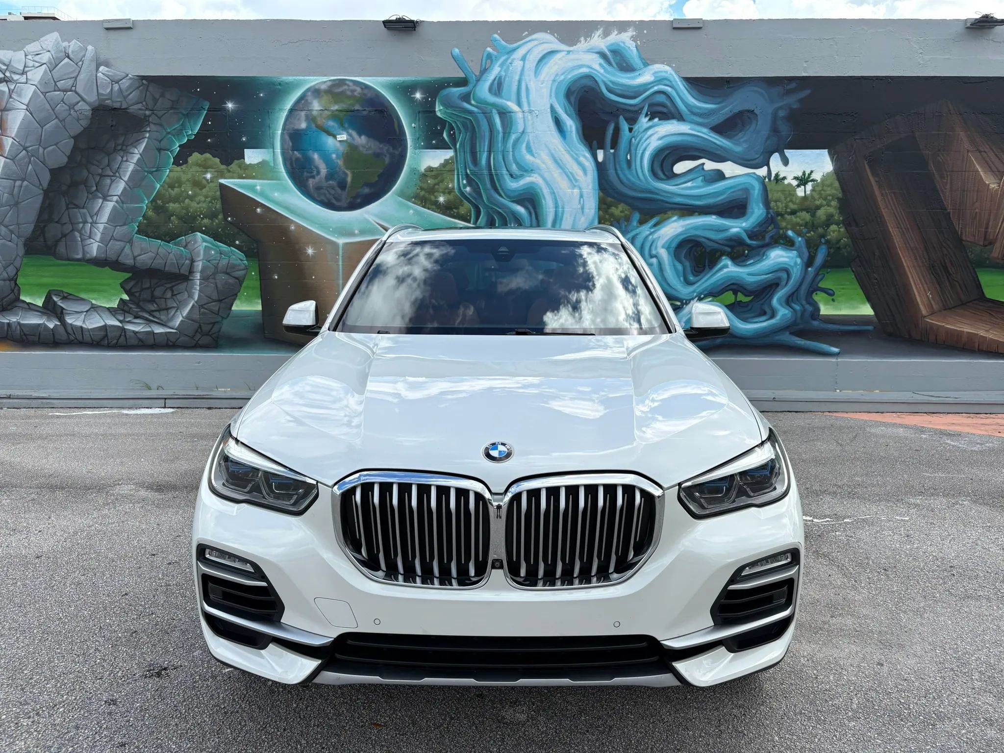 Used 2019 BMW X5 xDrive40i w/ Premium Package AWD/4WD image 3