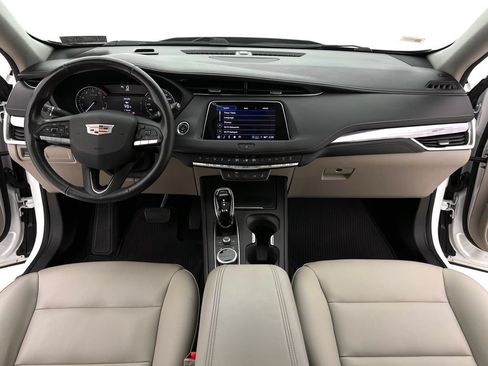Used 2022 Cadillac XT4 Luxury w/ Cold Weather Package AWD/4WD image 21