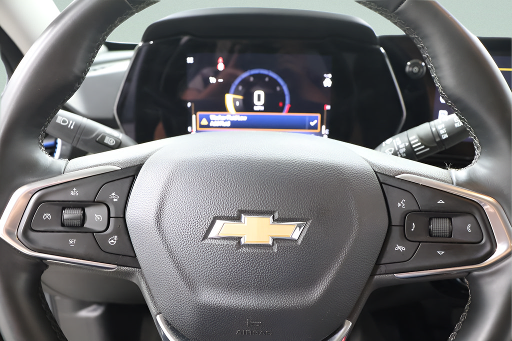Used 2025 Chevrolet Trax LT w/ LT Convenience Package FWD image 11