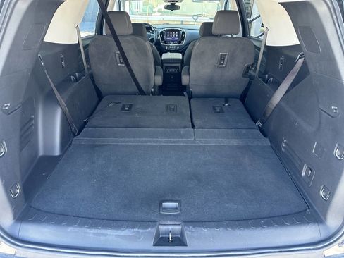 Used 2020 Chevrolet Traverse LT image 34