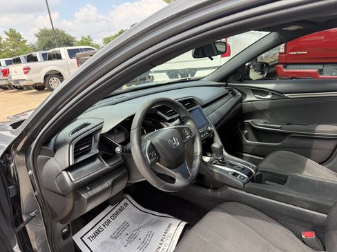 Used 2018 Honda Civic EX image 6