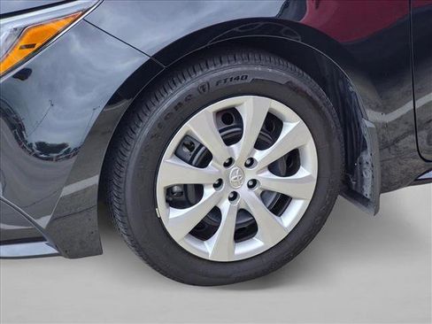 Used 2025 Toyota Corolla LE FWD image 7