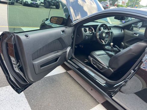 Used 2010 Ford Mustang Shelby GT500 image 29