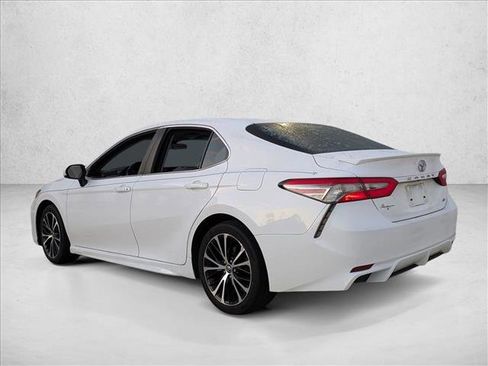 Used 2018 Toyota Camry SE image 7