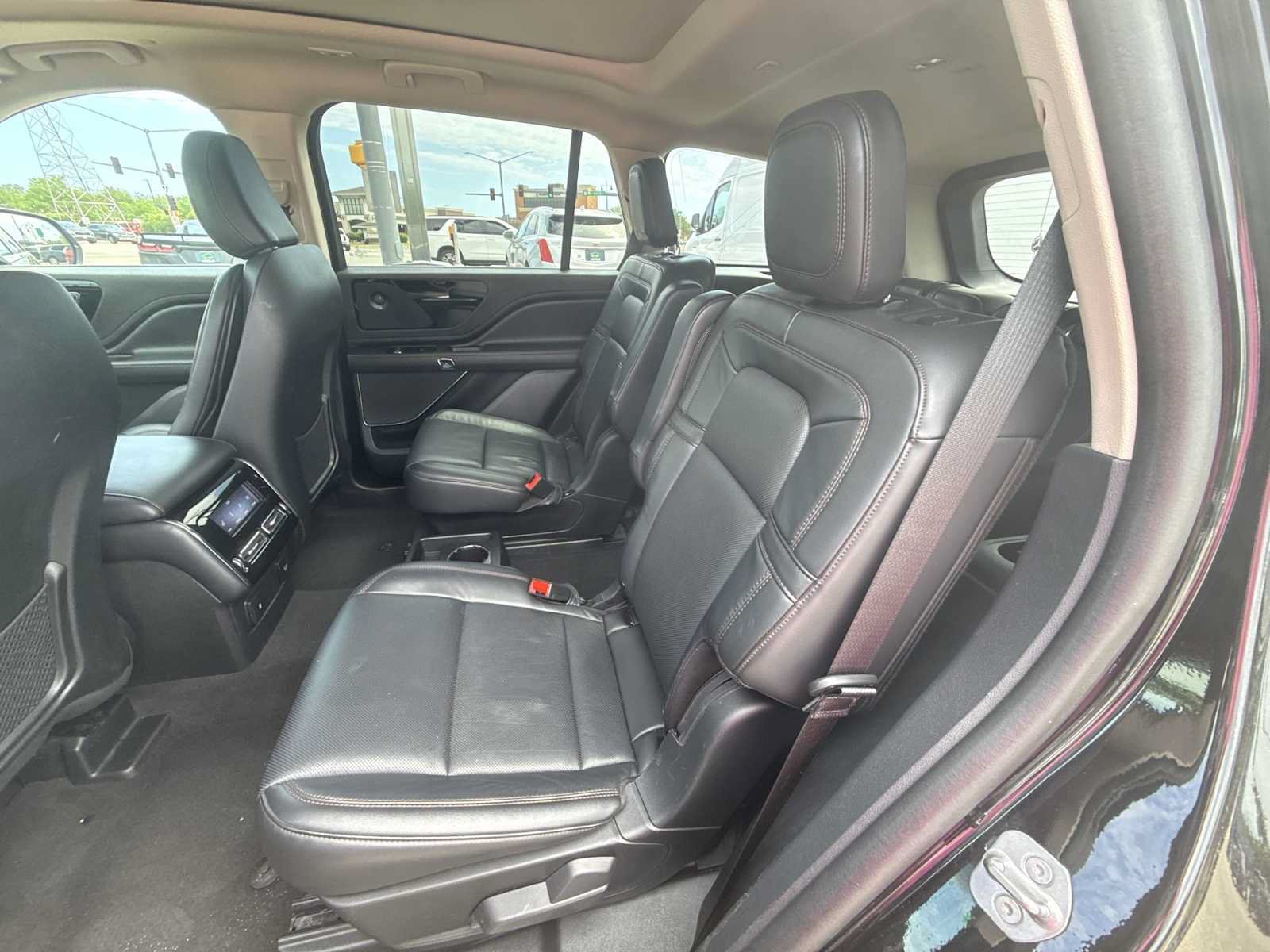 Used 2024 Lincoln Aviator Reserve AWD/4WD image 26