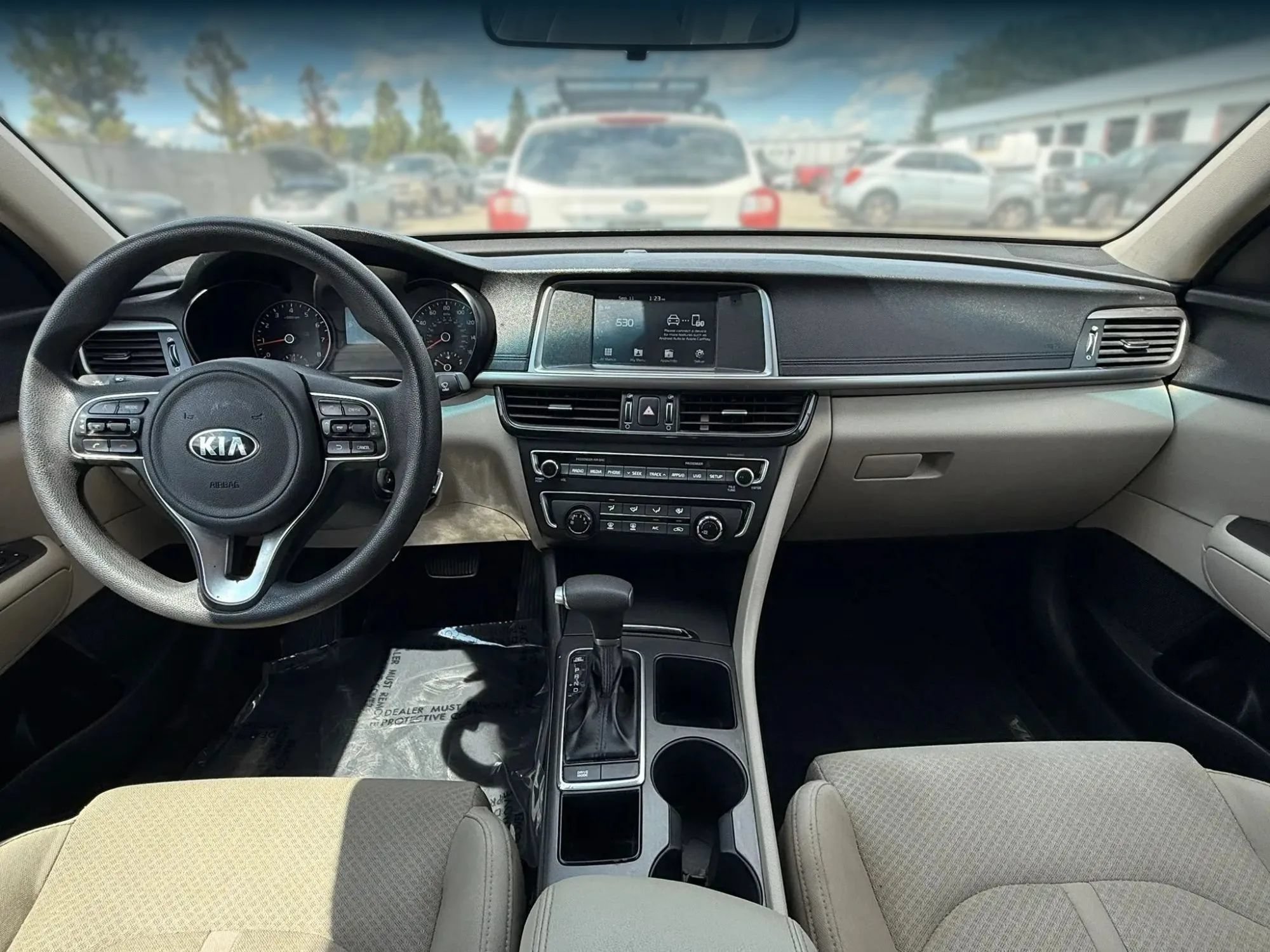 Used 2018 Kia Optima LX w/ 17" Alloy Wheels Package FWD image 3