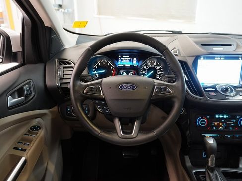 Used 2017 Ford Escape Titanium image 10