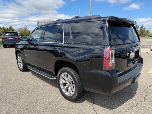 Used 2017 GMC Yukon SLE w/ SLE Value Package AWD/4WD image 3