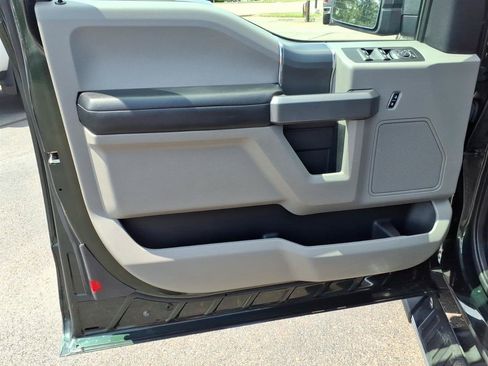Used 2016 Ford F150 XLT w/ Equipment Group 302A Luxury AWD/4WD image 16