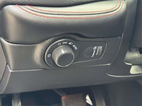 Used 2024 Dodge Durango GT image 17