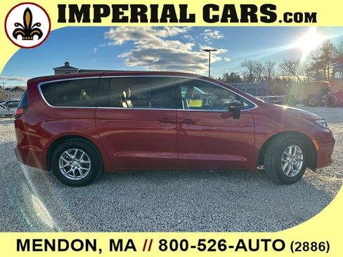 New 2026 Chrysler Pacifica Select image 13