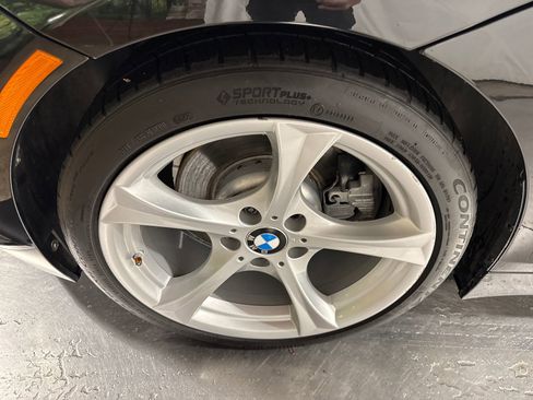 Used 2015 BMW Z4 sDrive28i RWD image 2