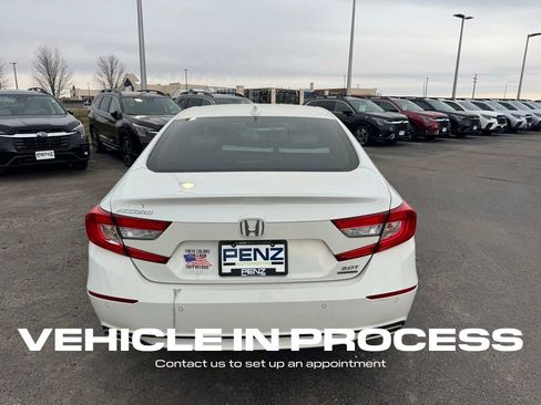 Used 2019 Honda Accord Touring image 4