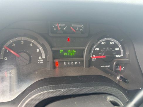 Used 2009 Ford E-350 and Econoline 350 Extended Wagon Super Duty image 9