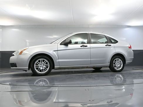 Used 2011 Ford Focus SE w/ 201A Rapid Spec Order Code image 48