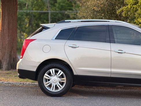 Used 2010 Cadillac SRX Luxury AWD/4WD image 12
