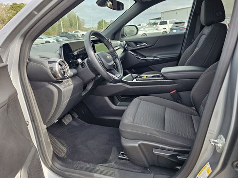 Used 2025 Chevrolet Equinox LT image 17