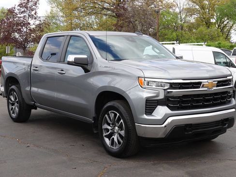Used 2023 Chevrolet Silverado 1500 LT AWD/4WD image 6