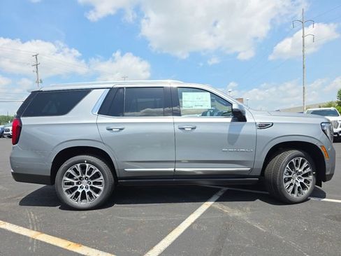 New 2026 GMC Yukon Denali w/ Denali Reserve Package AWD/4WD image 18