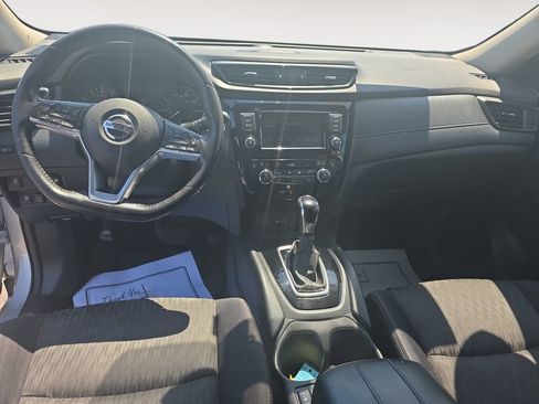 Used 2018 Nissan Rogue SV w/ Sun & Sound Touring Package AWD/4WD image 10
