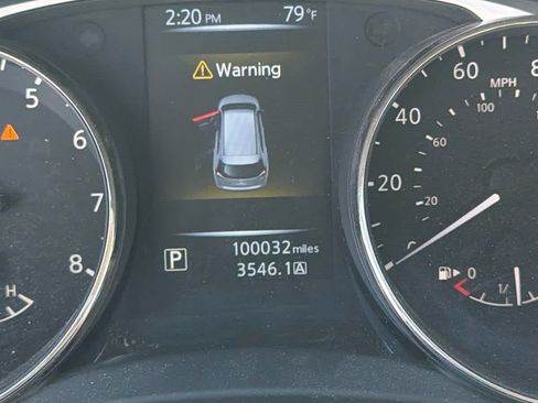 Used 2015 Nissan Rogue SV AWD/4WD image 11