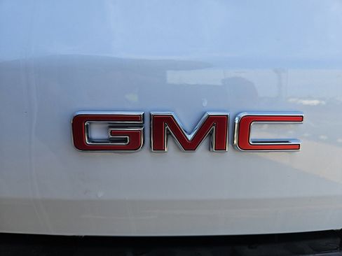 New 2026 GMC Acadia Denali w/ Super Cruise Package image 28