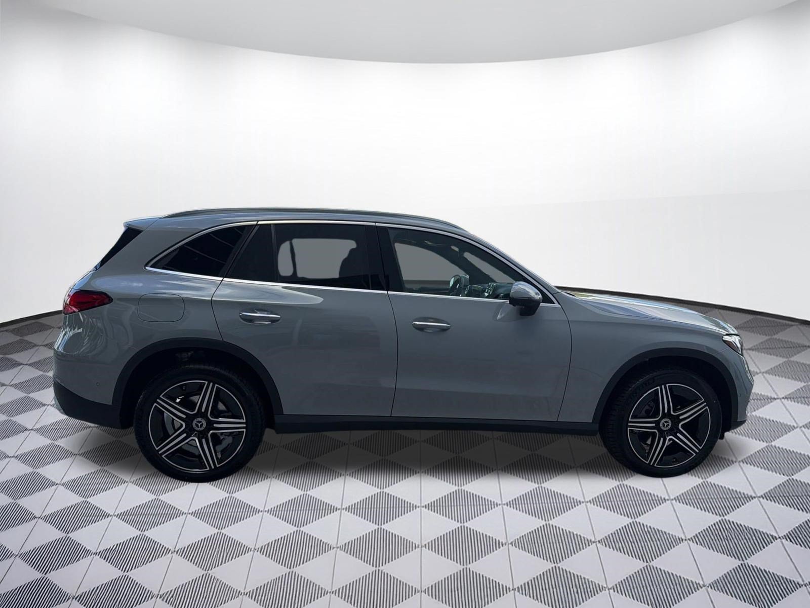 Used 2027 Mercedes-Benz GLC 300 image 8