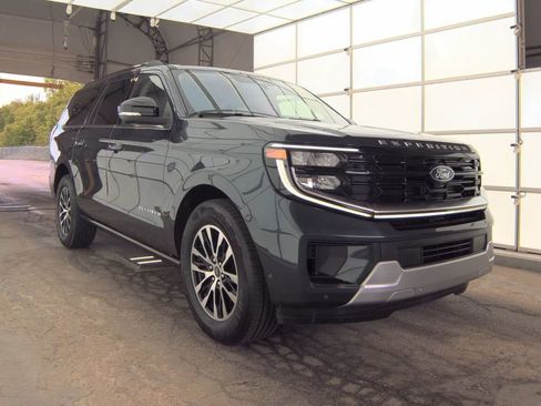 Used 2025 Ford Expedition Max Platinum AWD/4WD image 4