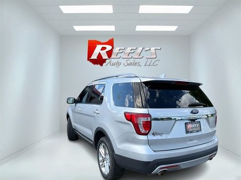 Used 2016 Ford Explorer XLT w/ Equipment Group 202A AWD/4WD image 10