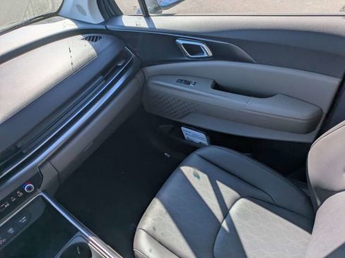 New 2026 Kia Carnival FWD image 16