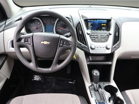 Used 2017 Chevrolet Equinox LS FWD image 14