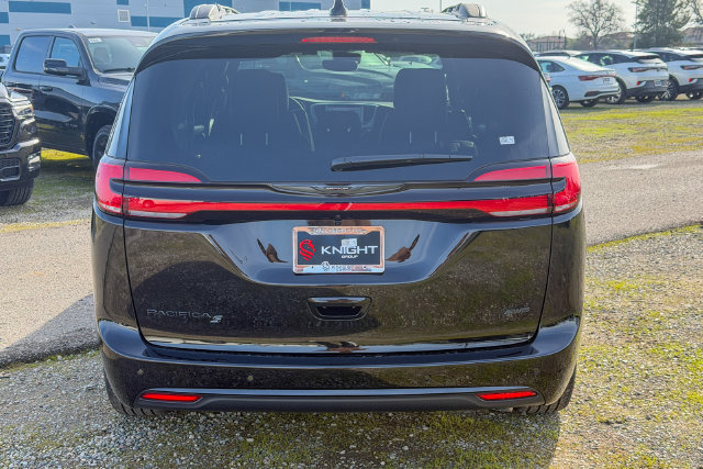 New 2026 Chrysler Pacifica Select AWD/4WD image 7